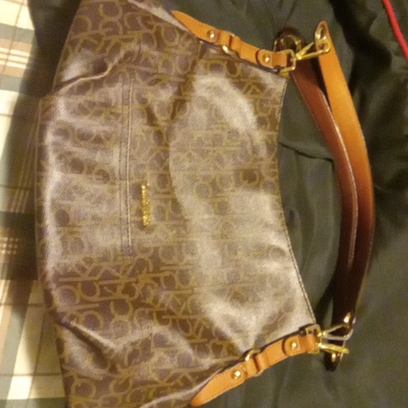 Practically NEW! Excellent condition medium size double strapped tote. - Picture 10 of 10